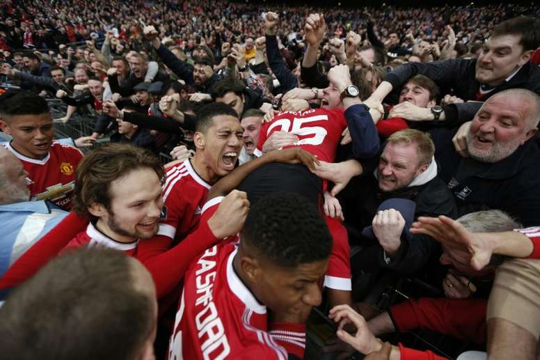 Van Gaal Refuses To Discuss Future After Man United S Fa Cup Victory Besoccer