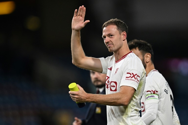 Se retira Jonny Evans, el último superviviente del United de Ferguson