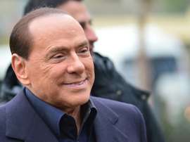Berlusconi cutuca o Milan. AFP