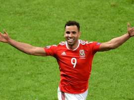 Robson-Kanu no volverá a vestir la camiseta de Gales. AFP