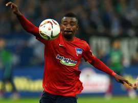 Salomon Kalou no se moverá de Berlín en verano. AFP/Archivo