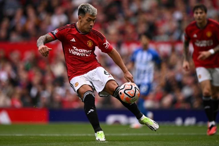 Man Utd’s Martinez unmoved by Napoli links, focused on Old Trafford