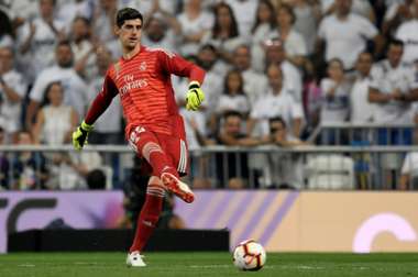 El ex del Chelsea dejó la portería a cero por primera vez en el Madrid. AFP