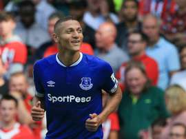 El Everton venció en la recta final. AFP