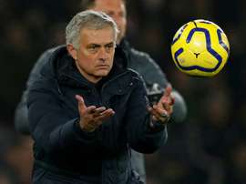 Mou quer jogador do Norwich para a lateral direita. AFP