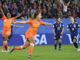 Martens penalty breaks Japan hearts as Netherlands reach World Cup quarters