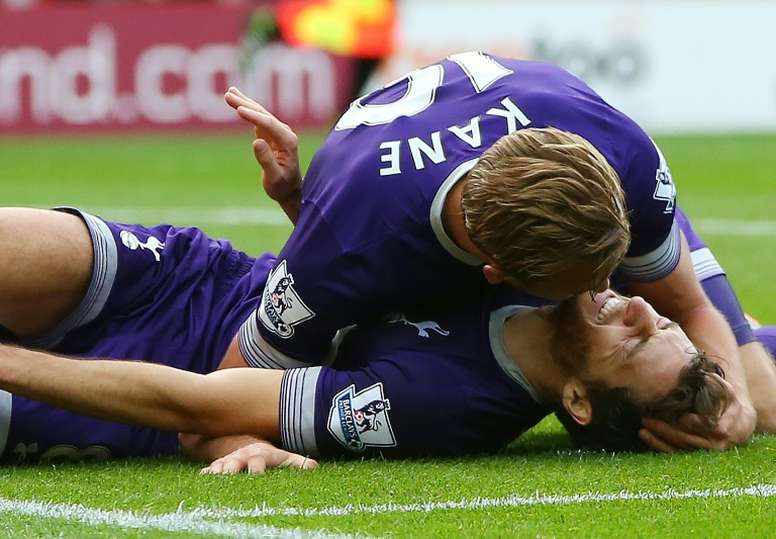 Mason Gives Spurs Lift Off At Sunderland Besoccer