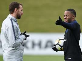 Sterling é cortado da seleção inglesa. AFP