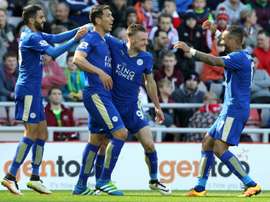 Leicester Citys Jamie Vardy (2nd R) celebrates with teammates Leonardo Ulloa (2nd L), Riyad Mahrez (L) and Danny Simpson during their Premier League match against Sunderland