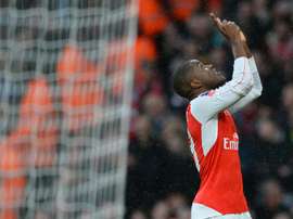 Arsenal fans didn't want Campbell to be taken out of the game. BeSoccer