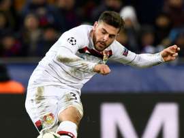 Volland foi a figura da vitória do Leverkusen. AFP