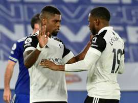 Ivan Cavaleiro (L) scored a penalty as Fulham won 1-2 at Leicester. AFP