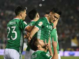 Peralta celebra un tanto con la Selección de México. EFE