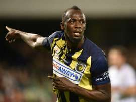 Bolt será jugador profesional