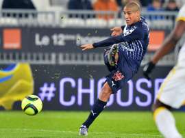 Tunisian midfielder Wahbi Khazri shoots the ball during the French Ligue 1 football match between Bordeaux and Lille on January 16, 2016