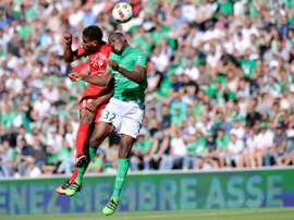 El West Ham United, interesado en Mounié. AFP