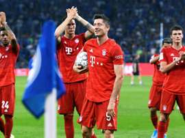 Bayern look to Lewandowski in bid to catch title challengers.