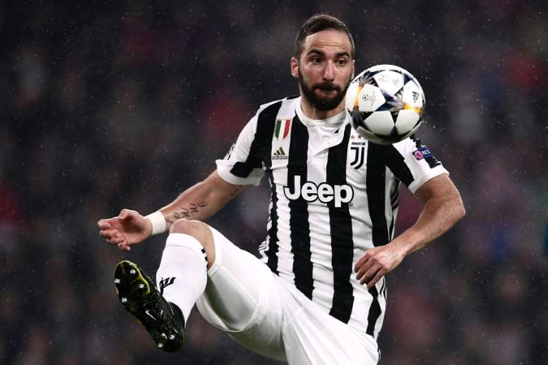 La Juve Se Lleva A Higuain A La Gira Pero Pierde Su Preciado Dorsal 9 Besoccer