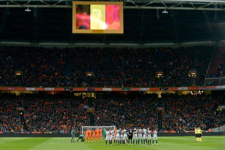 Netherlands France Football Teams In Minute S Silence For Brussels