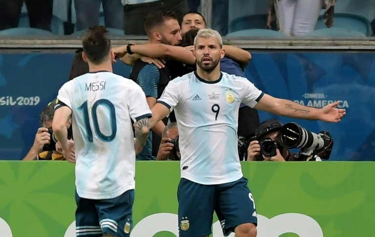 El Kun Agüero salió en defensa de Messi tras las amenazas de Canelo Álvarez