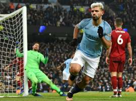 Agüero marcou o primeiro gol da partida. AFP