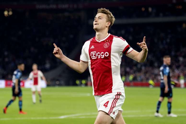 Is Raiola In Barcelona Because Of The De Ligt Deal Besoccer