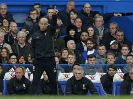 O técnico de 52 anos vai tentar colocar os 'Villans' de volta à Premier League. AFP