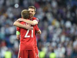Lahm e Alonso terminaram as suas carreiras este sábado. AFP