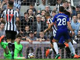 Newcastle goleia Chelsea na despedida da temporada. AFP