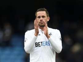 Sigurdsson sufre una lesión de rodilla. AFP