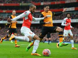 Curtis Davies está siendo tentado por el Bournemouth, y por eso el Hull quiere renovarle. AFP