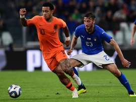 Itália e Holanda empataram a uma bola. AFP