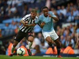 Sterling busca un aumento salarial considerable. AFP