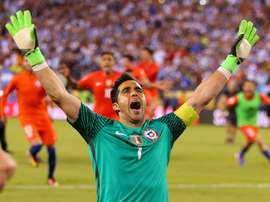 Claudio Bravo revelou detalhes da relação com Reinaldo Rueda. AFP