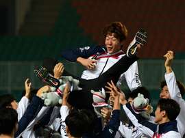 Bordeaux's bargain Hwang Ui-jo takes on PSG's stars. AFP