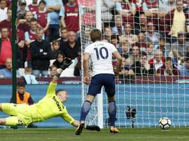 Kane foi decisivo no triunfo do Tottenham sobre o West Ham. AFP