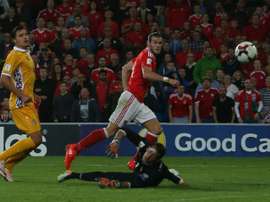 Bale lideró a Gales ante Moldavia con dos goles y una asistencia. AFP