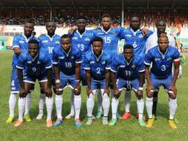 Sierra Leones national football team players pose prior to an African Cup of Nations 2015 qualifying football match Ivory Coast vs Sierra Leone on November 14, 2014 at the Houphouet Boigny stadium in Abidjan
