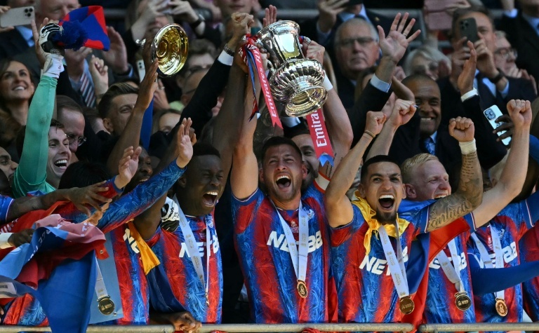 La UEFA veta al Palace de Europa League y lo baja a la Conference