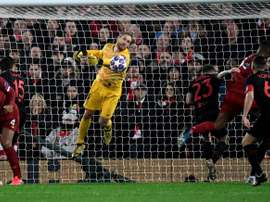 Oblak igualou um recorde de defesas no Anfield. AFP