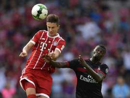 Marco Friedl (i) ya está en Bremen. AFP
