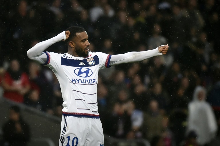 lacazette lyon jersey