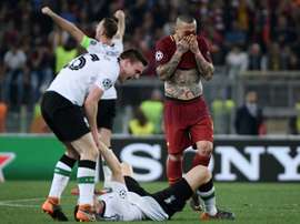 Final definida! Liverpool perde para Roma, mas avança. AFP