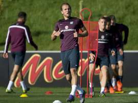 Englands players, including striker Harry Kane (C), take part in a training session at St Georges Park near Burton-on-Trent, central England, on October 8, 2015