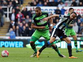 Ashley Williams podría cambiar el Swansea por el Everton la próxima temporada. Archivo/AFP