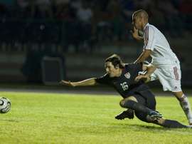 USs Sacha Kljestan (L) vies for the ball with Cubas Silvio Pedro during their FIFA World Cup South Africa-2010 qualifier football match on September 6, 2008, at the Pedro Marrero stadium in Havana