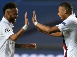 Neymar (L) always believed PSG could fight back v Atalanta. AFP