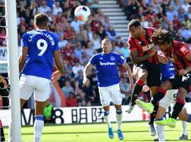 O West Ham está disposto a brigar com Mou por Callum Wilson.