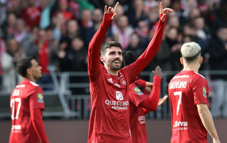 L'Olympique Lyonnais tient un accord avec Lees-Melou, 5 millions pour convaincre Brest