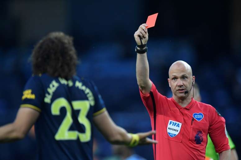 David Luiz Makes Premier League History By Committing Penalties Besoccer